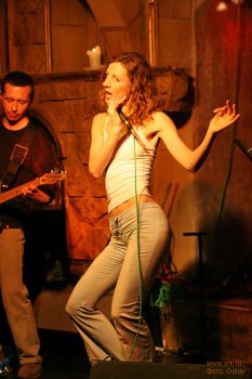 Ольга Арефьева и «Ковчег». Фотографии Goldy с электрического концерта в клубе "Концерт" 14 апреля 2006